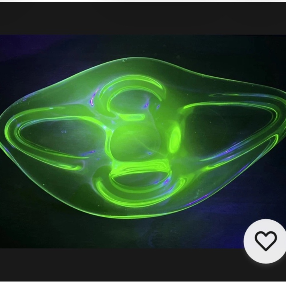 Vintage Uranium Green Glowing Glass Console Bowl MCM Glowing UV Reactive